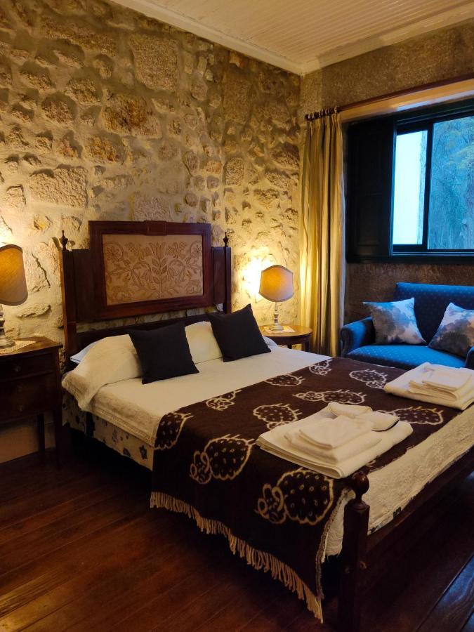 Lugar Da Pedra Alta - B&B - Private Historical Villa Melo Екстериор снимка