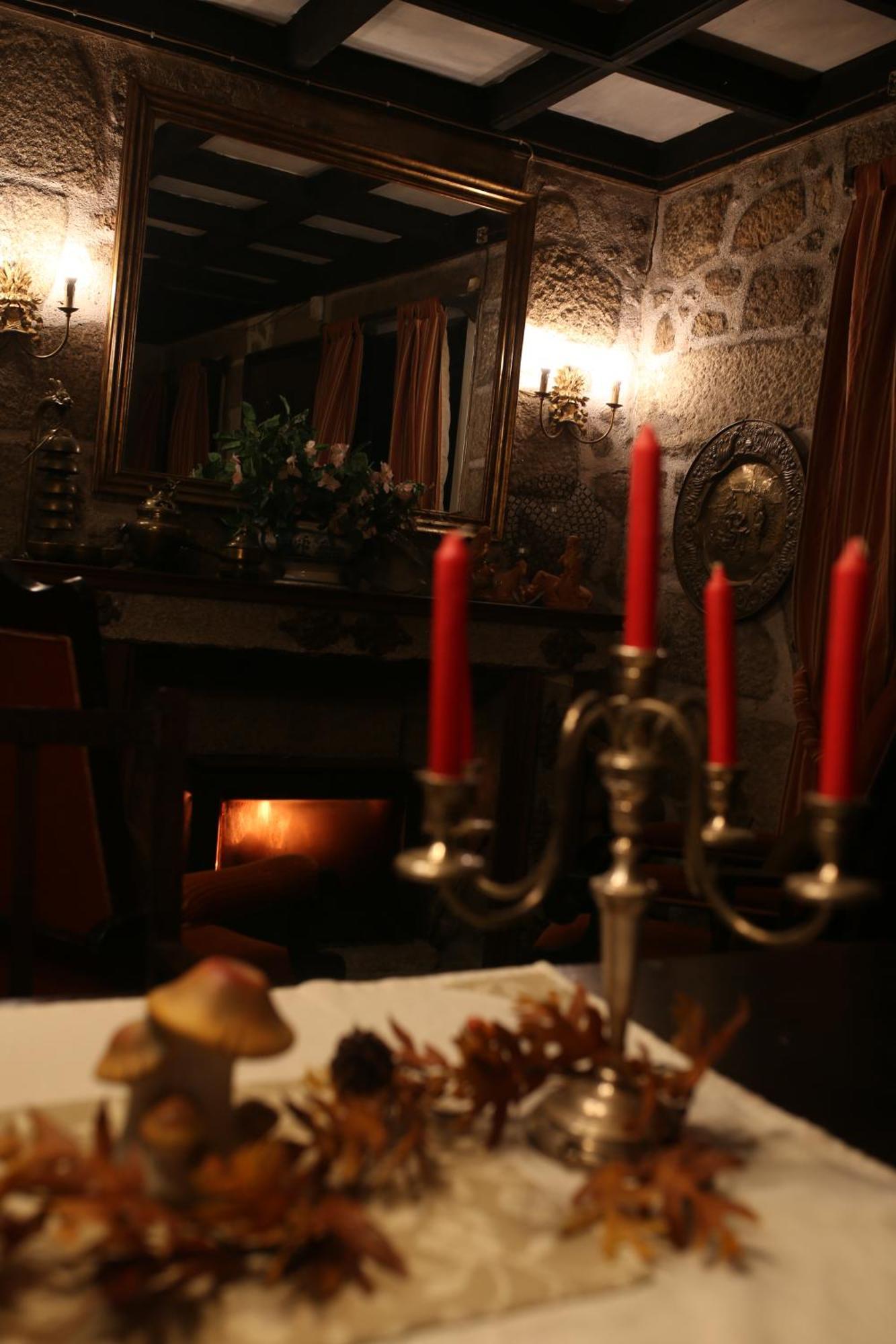 Lugar Da Pedra Alta - B&B - Private Historical Villa Melo Екстериор снимка